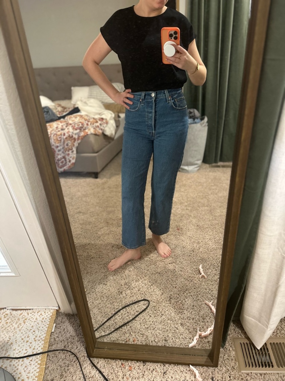 Adorable crop Levi Ribcage jeans